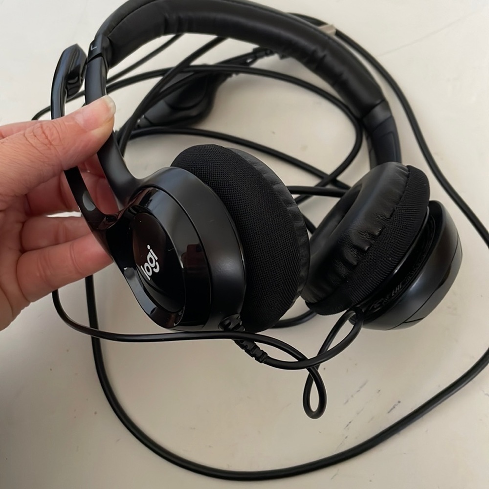 Logi Headset‎